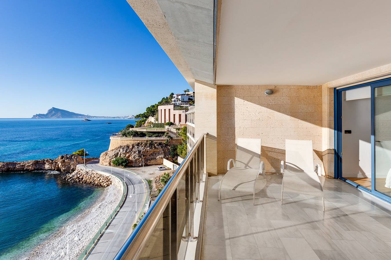 Entire apartment, 1st Line Mascarat Beach-Solarium Terrace & Pool in Pueblo Mascarat, Altea
