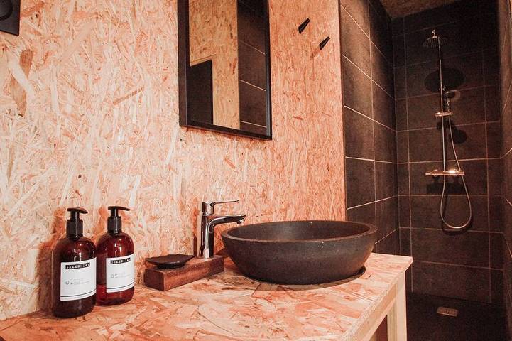Gîte pour 2 personnes, avec Terrasse et Jardin à Saint-Quentin-en-Tourmont - 4