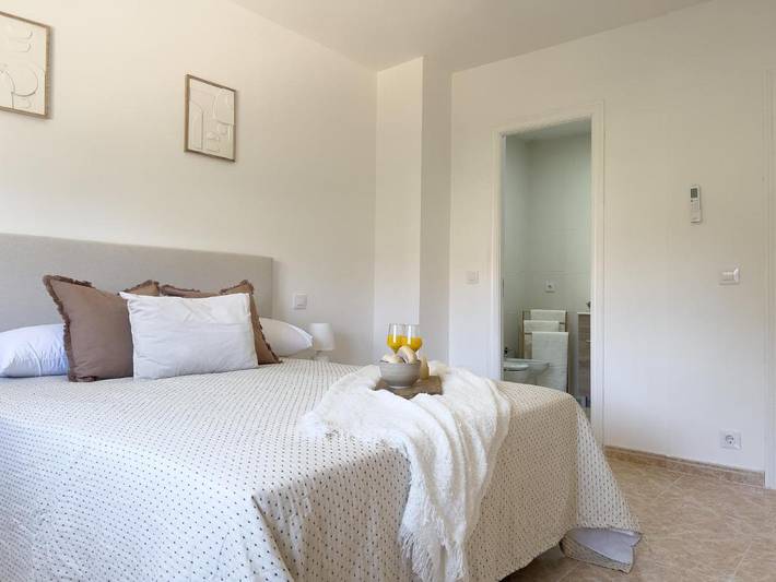 Apartamento de vacaciones para 8 personas, con vistas además de piscina y jardín, Familias con niños - 1