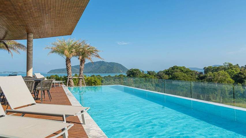 Hotell för 4 Personer, med bubbelpool samt bastu och balkong och pool i Phuket