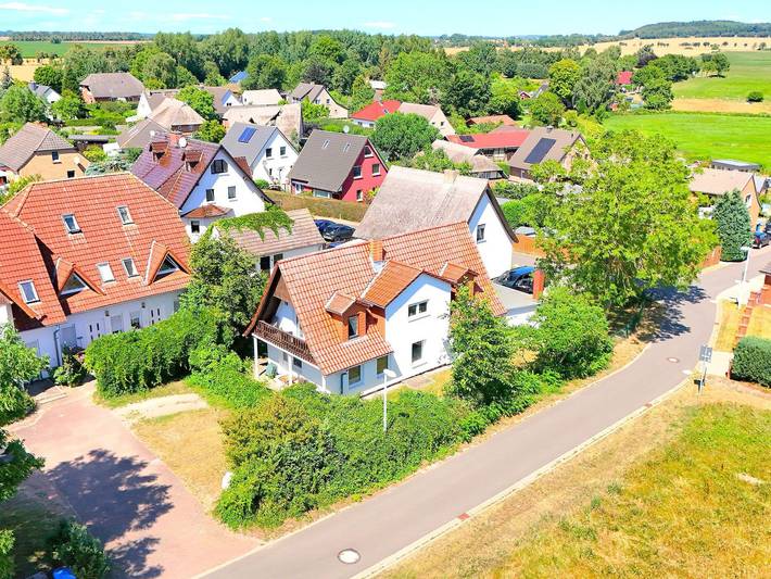 Ferienwohnung für 2 Personen, mit Balkon und Terrasse sowie Garten und Seeblick in Parchtitz