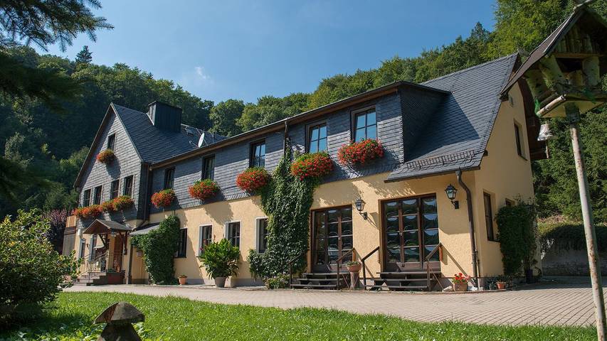 Ferienwohnung für 4 Personen, mit Whirlpool und Sauna in Saalfeld/Saale