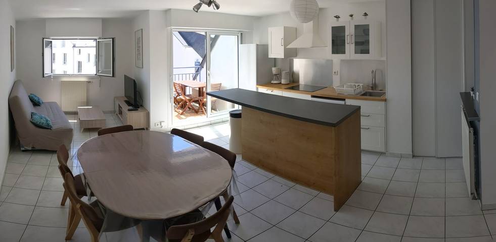 Gîte pour 5 personnes, avec terrasse, adapté aux familles dans Plage Saint Marc - 2