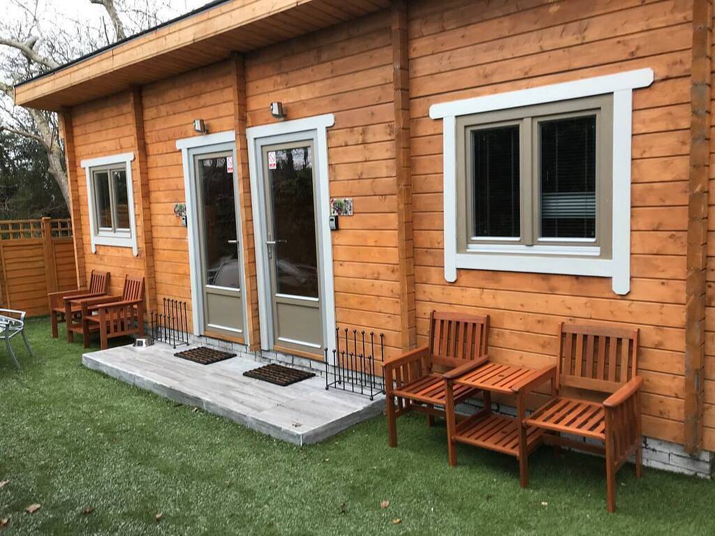 Immaculate cabin 5 mins to Inverness dogs welcome in Highlands