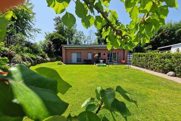 Ferienhaus für 4 Personen, mit Garten am Fleesensee
