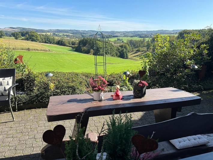 Ferienwohnung für 4 Personen, mit Terrasse und Garten sowie Ausblick