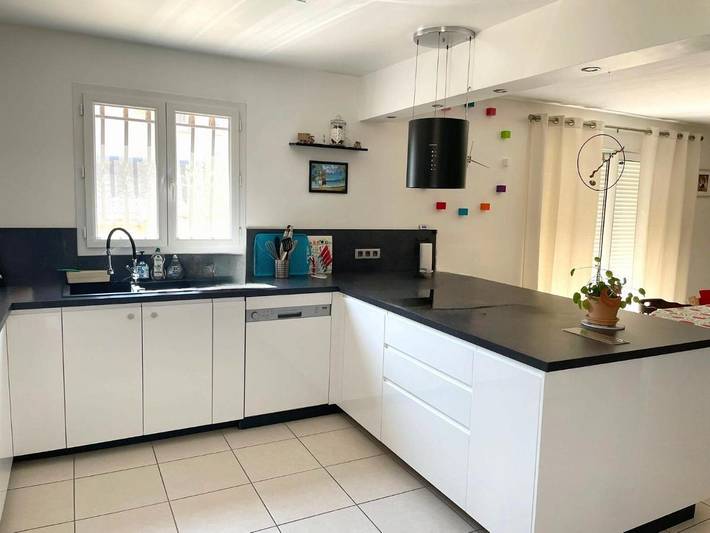 Location de vacances pour 6 personnes, avec piscine et jardin, animaux acceptés à Vers-Pont-du-Gard - 4