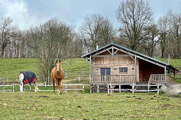 Gîte pour 6 personnes, avec terrasse et jardin, animaux acceptés à Château-Chervix