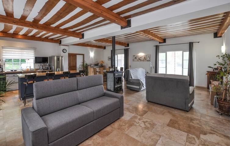 Location de vacances pour 6 personnes, avec piscine ainsi que terrasse et jardin à Villecroze - 3
