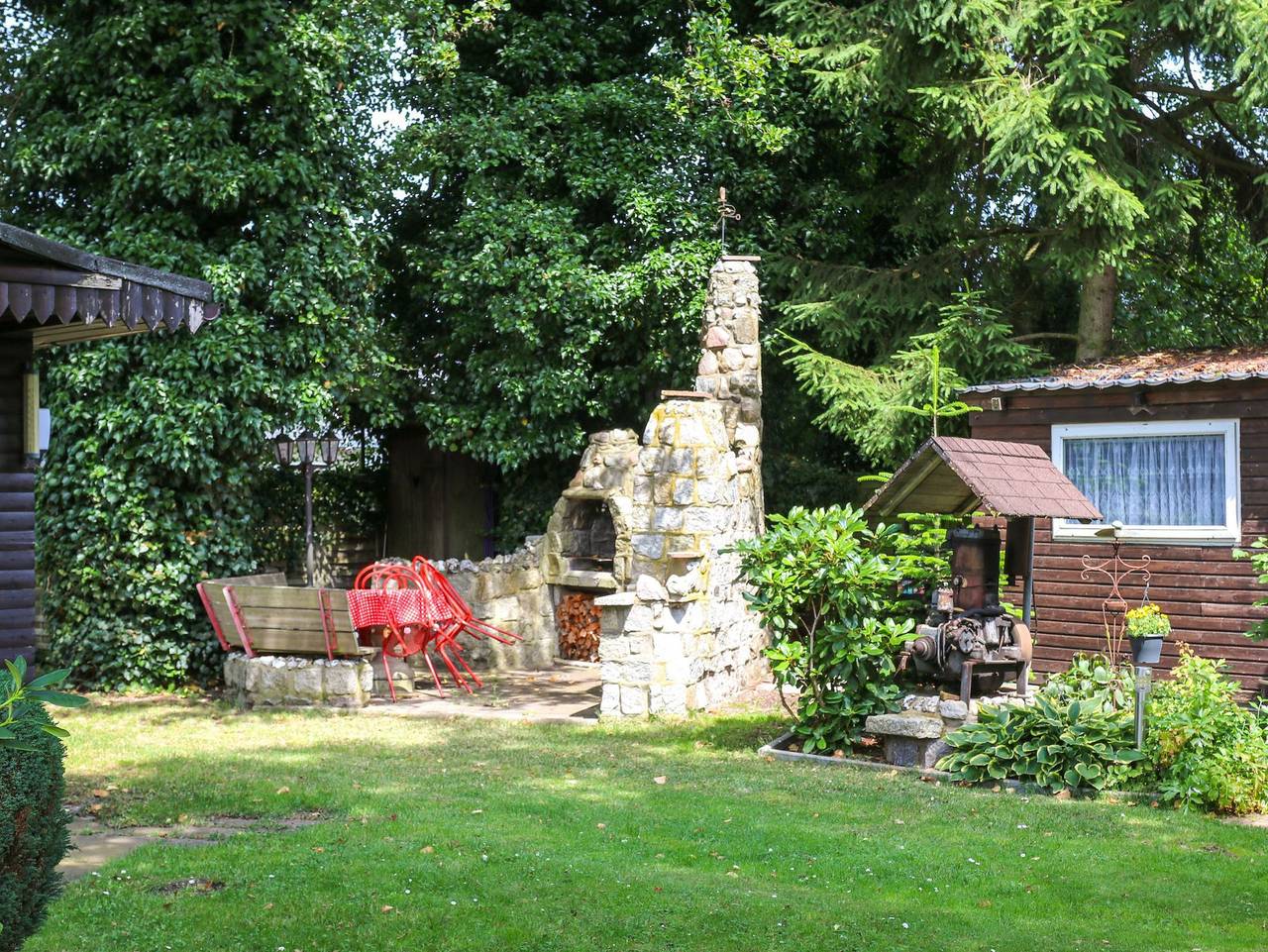 Ganze Ferienwohnung, Bungalows Lievert mit Terrasse und Grillmöglichkeit - Bungalow 2 in Trassenheide, Usedomer Norden