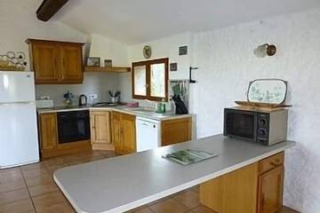 Gîte pour 6 personnes, avec jardin ainsi que balcon et jacuzzi à Ginestas