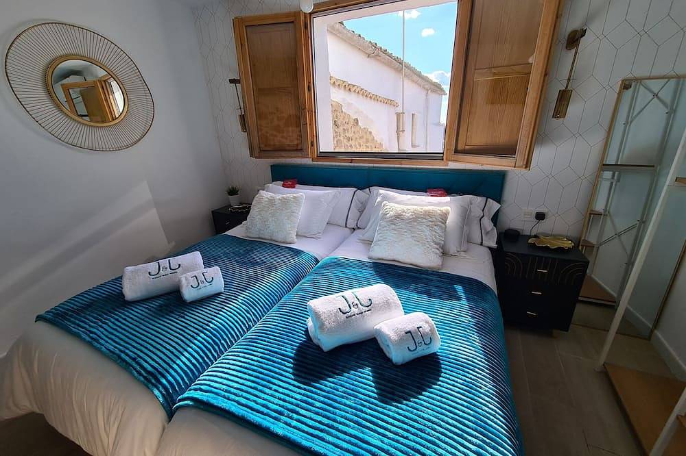 Rural House El Edén with Swimming Pool and Hydromassage Shower in Barrio Judío de Montánchez in Montánchez, Cáceres und Umgebung