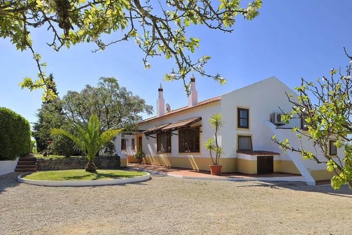 Maison de campagne 'Quinta Da Aroeira' avec piscine privée, Wi-Fi et climatisation in Carvoeiro, District de Faro