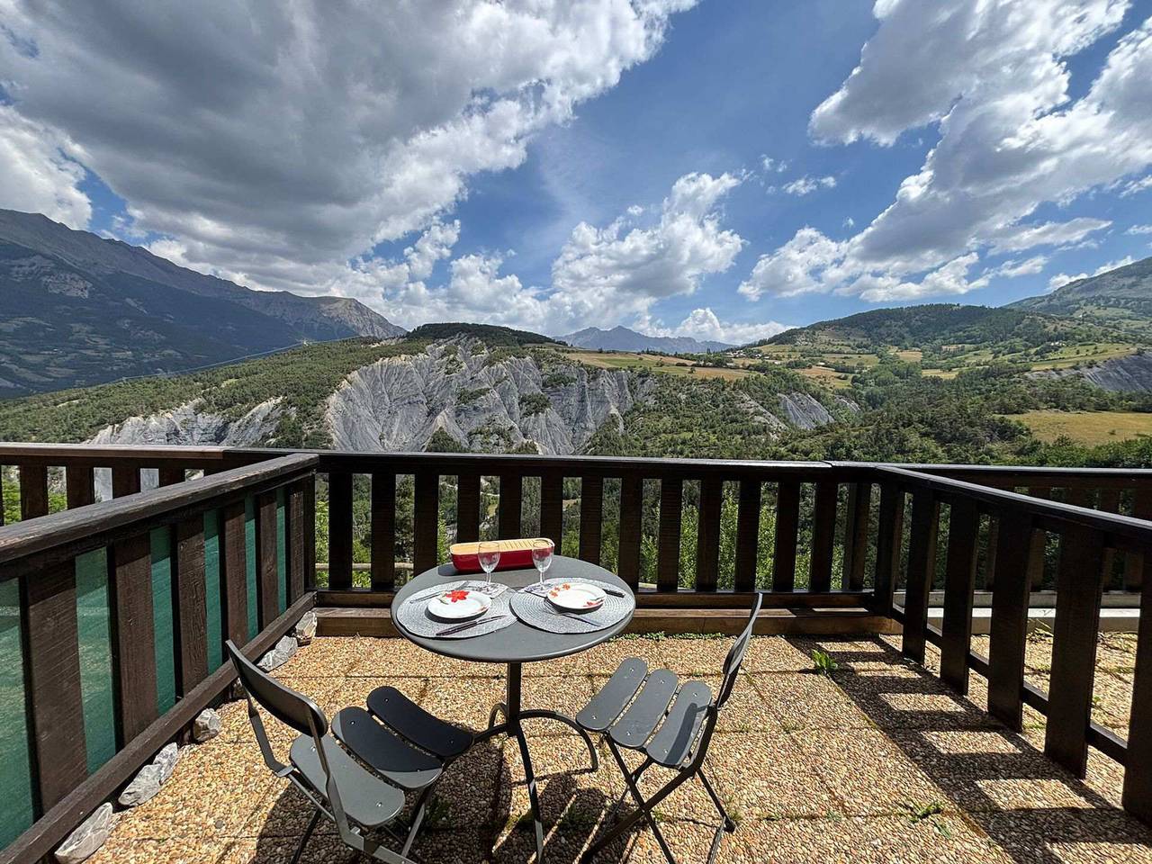 Studio entier, Studio fonctionnel, vue montagne - 4 pers. in Le Sauze, Enchastrayes