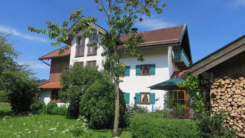 Ferienwohnung für 4 Personen, mit Balkon im Tölzer Land