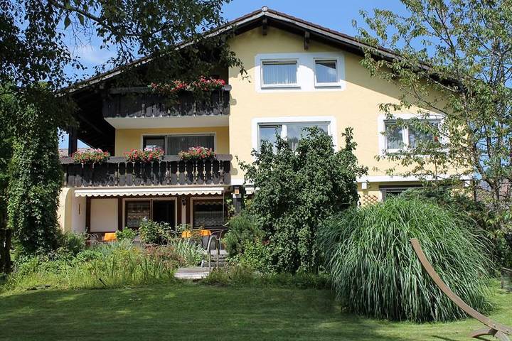 Hotel, mit Garten in Blaichach