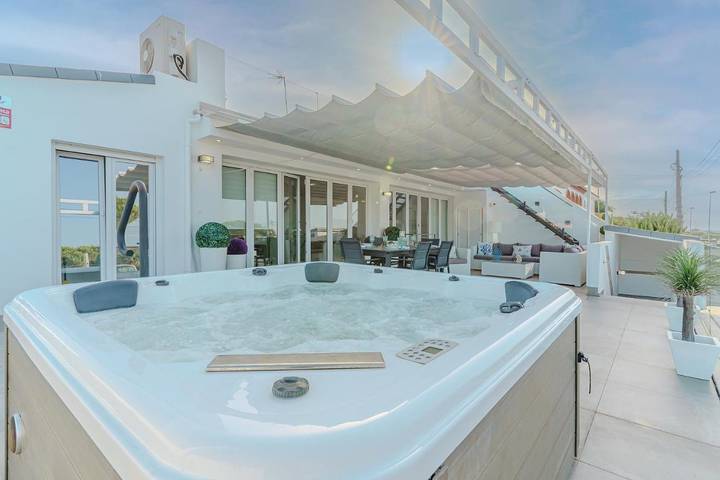 Apartamento para 6 personas, con Balcón y Jacuzzi además de Terraza y Vistas al lago en Mazagón
