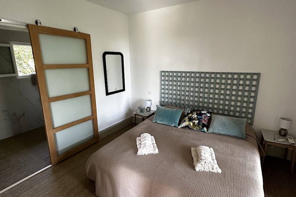 Mini-Villa mit direktem Zugang zum Meer, 4 Personen, ruhig und schattig. in Biguglia, Bastia und Umgebung