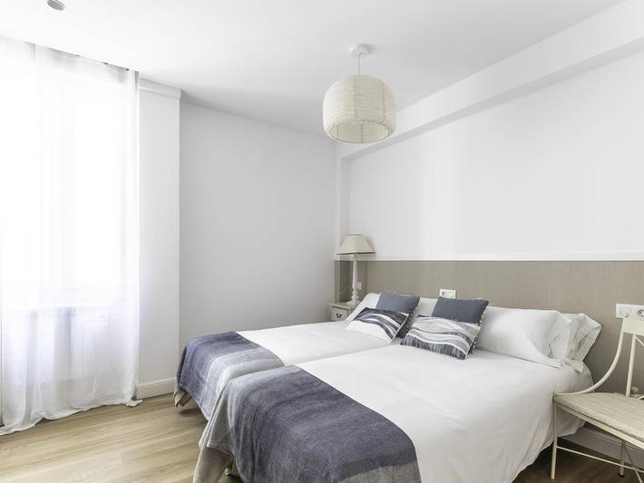 Entire holiday apartment, Pintxos y Tradición en Casco Viejo in Ibaiondo, Bilbao