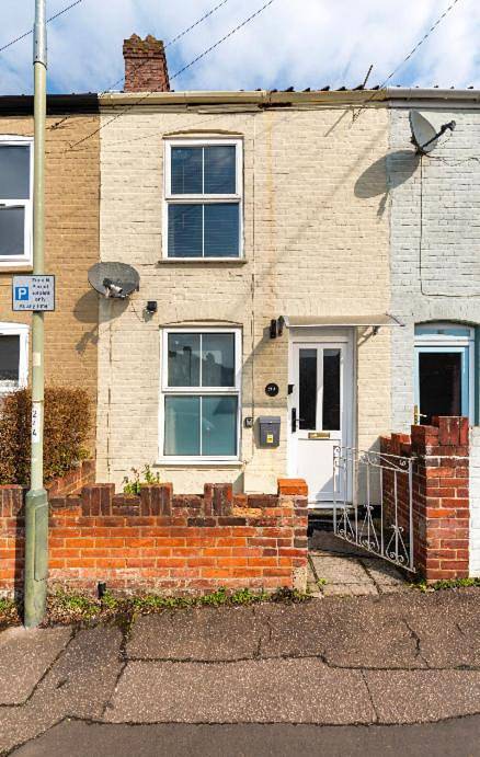 Bed and breakfast for 3 people, with Terrace and Garden in Norwich