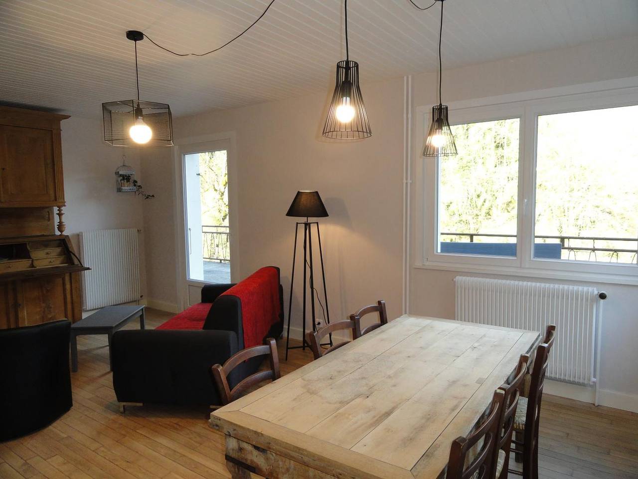 Gîte pour 6 personnes avec balcon in Laval-le-Prieuré, Jura Francais