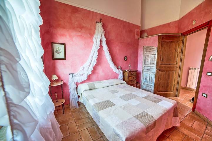 Ganze Wohnung, Apartment 5 Zimmer: Ruhe, Natur, Schwimmbad 30 Minuten vom Strand entfernt in Monteciccardo, Pesaro