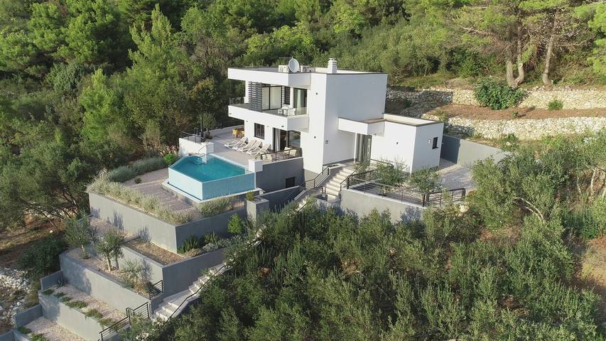 Ferienhaus für 8 Personen, mit Balkon/Terrasse und Garten sowie Pool an der Makarska Riviera - 4