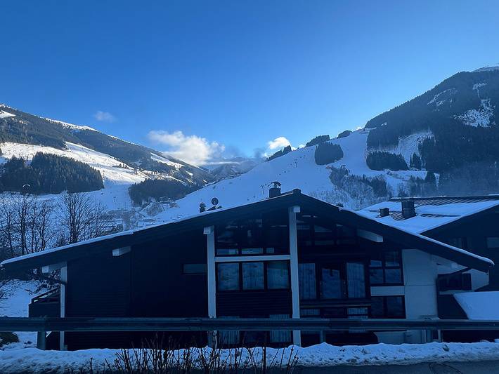 Vakantiewoning voor 4 personen, met balkon en uitzicht in Saalbach-Hinterglemm