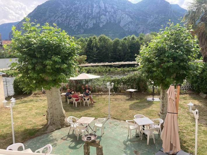 Hôtel pour 3 personnes, avec vue ainsi que jardin et vue sur le lac, adapté aux familles à Tarascon-sur-Ariège - 2
