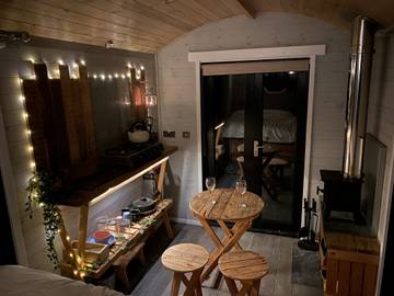 Chalet for 2 People in Devon, South West England, Photo 2