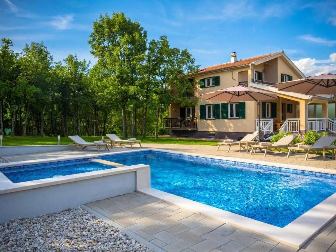 "Alte Eiche" mit Pool, Grill, Terrasse in Imotski, Makarska Riviera