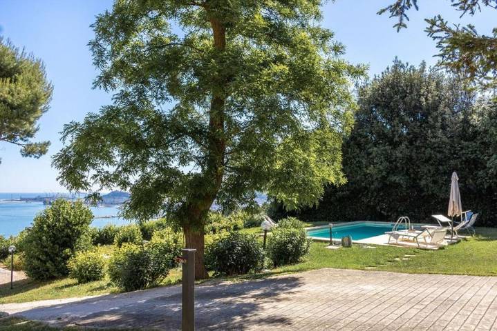 Gîte pour 14 personnes, avec piscine et jardin à Ancône - 4
