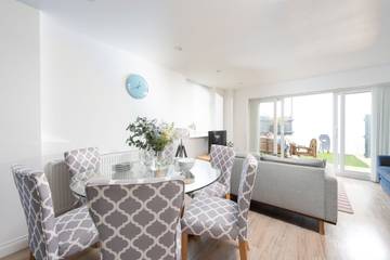 Log Cabin for 6 People in Newquay, Cornwall, Photo 1