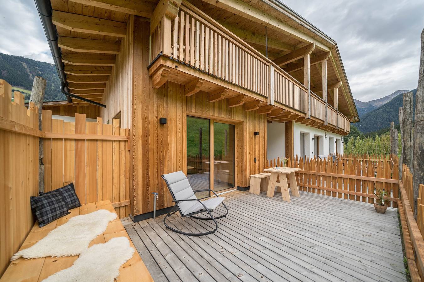 Ganze Wohnung, Lagar Ferienwohnung Stamer Hans' mit privater Gartenterrasse und Bergblick in St. Martin in Passeier, Passeiertal