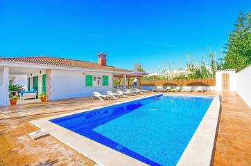 Holiday home in Muro, North Majorca für 10 