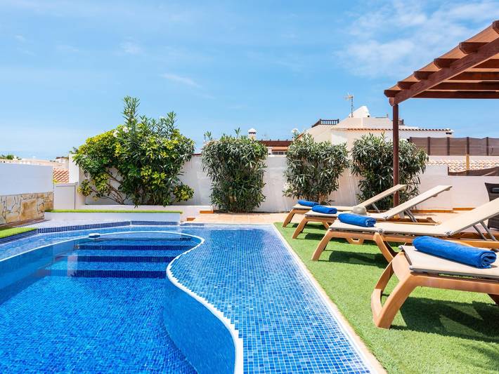 Location de vacances pour 6 personnes, avec piscine et jardin dans La Caleta - 3