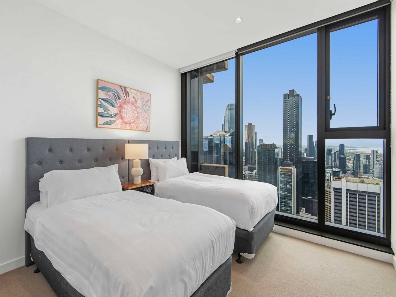 Entire apartment, Pristine 2-Bed Central Apartment with City Views in Melbourne, Victoria