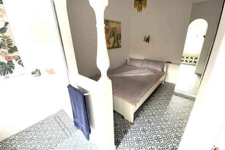 Large quiet terrace. Only 150 m to the sea. in Arico, Tenerife du Sud
