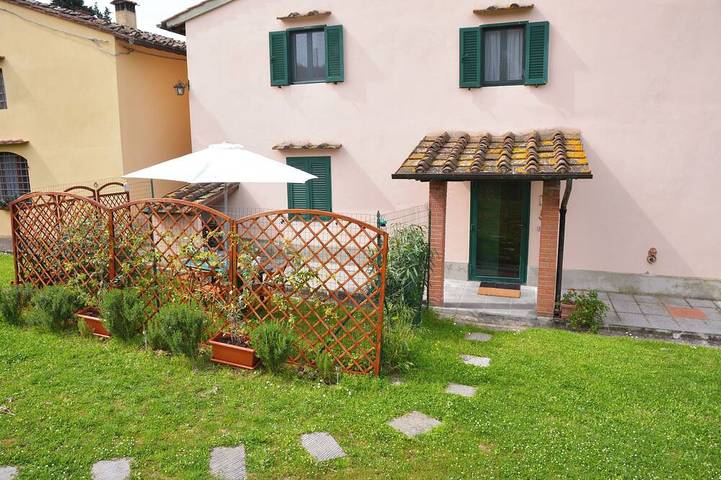 Location de vacances pour 5 personnes, avec jardin à Lastra a Signa