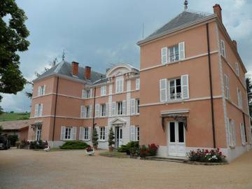 Gîte pour 2 personnes, avec jardin et terrasse ainsi que piscine et jacuzzi à Fleurie