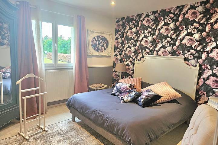 Location de vacances pour 10 personnes, avec terrasse et jardin à Tour-en-Bessin - 4