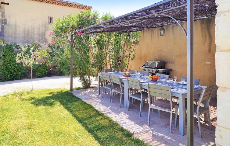 Location de vacances pour 10 personnes, avec terrasse et piscine, animaux acceptés à Maussane-les-Alpilles - 4