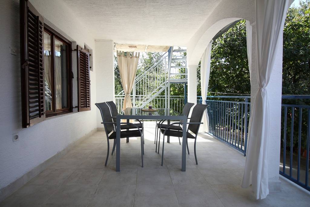 Cijeli apartman, Ferienwohnung in Malinska mit Terrasse, Klimaanlage, W-Lan, Waschmaschine (4693-1) in Sveti Vid-Miholjice, Malinska-Dubašnica
