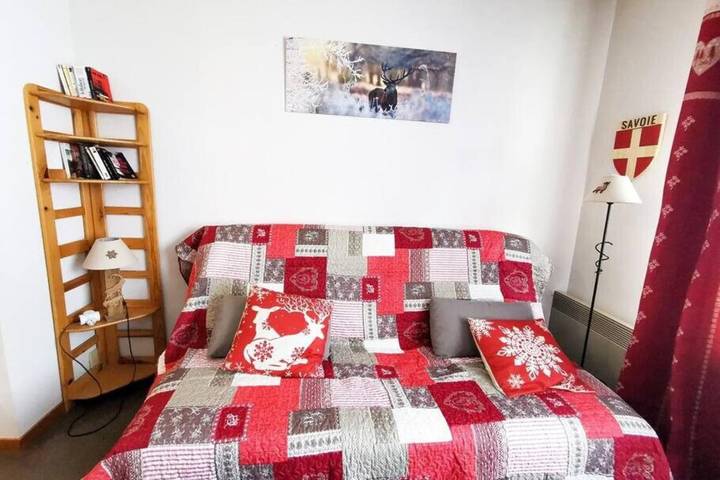 Gîte pour 4 personnes, avec terrasse et piscine à Méry - 3