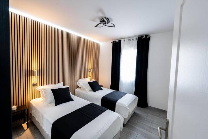 Location de vacances pour 2 personnes, avec terrasse ainsi que jardin et jacuzzi à Rousson