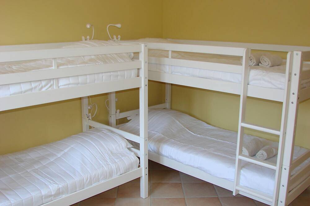 L'oustau de la Garrigo in La Tour-d'Aigues, Parc naturel régional du Luberon