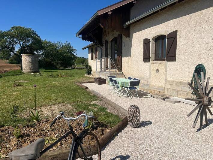Location de vacances pour 7 personnes, avec balcon et jacuzzi dans Lavoncourt