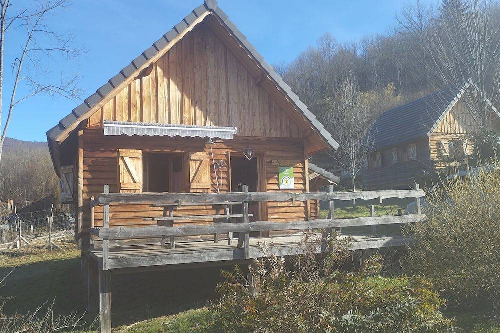 Les Cabanes de Souègnes Chalet le Pinson in Massat, Parc naturel régional des Pyrénées ariégeoises