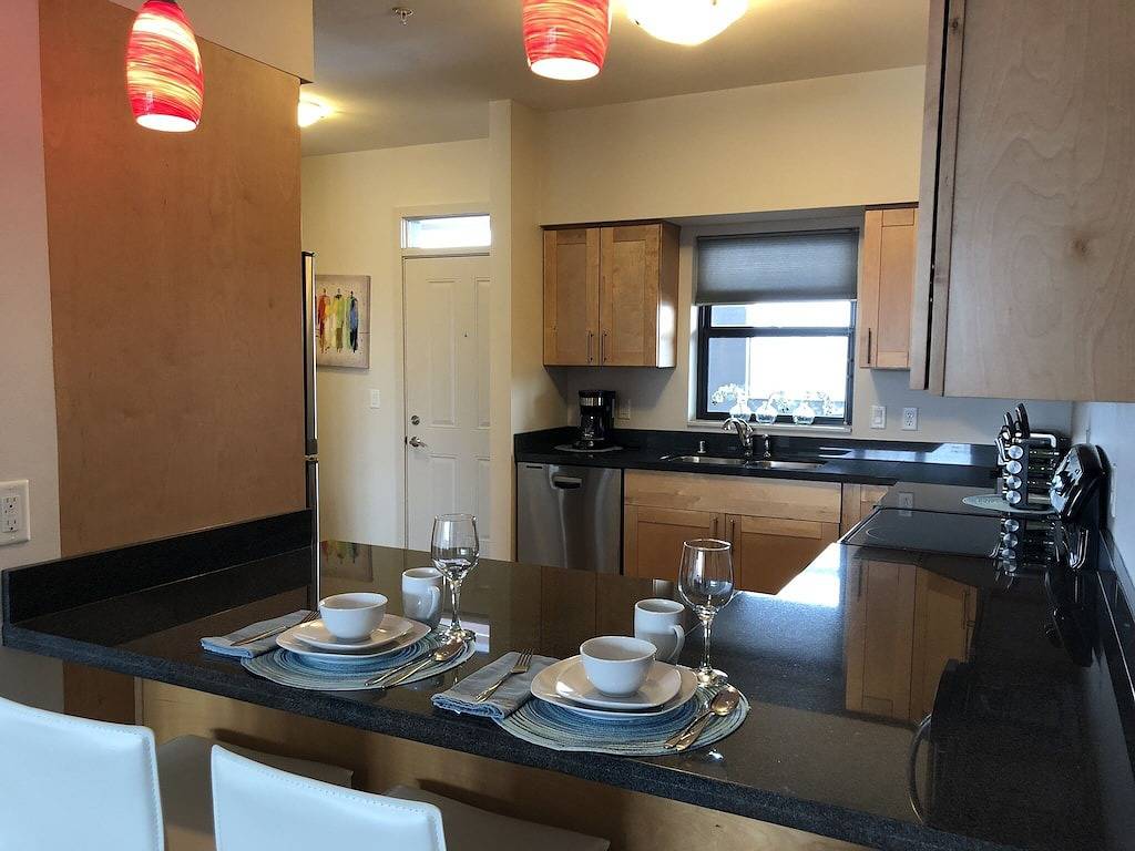 Ganze Wohnung, Modernes Apt # 302 - ein Block von St. Pat's Hospital in Missoula, Lolo Nationalwald