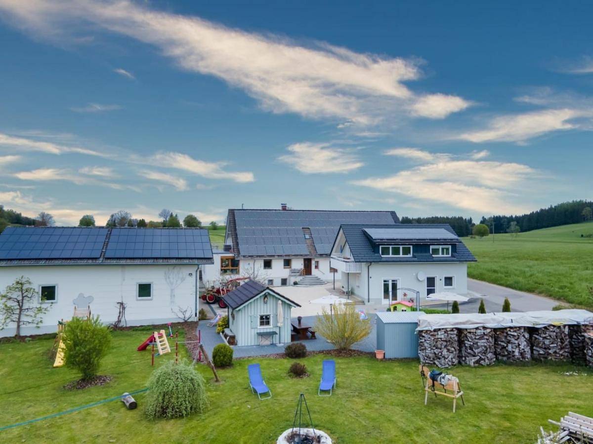 Ganze Wohnung, Apartment with Mountain View in Kißlegg, Region Bodensee-Oberschwaben